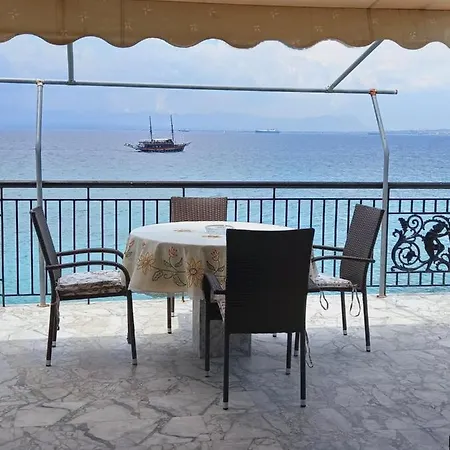 Ekie 2 With Sea View Καλαμάτα